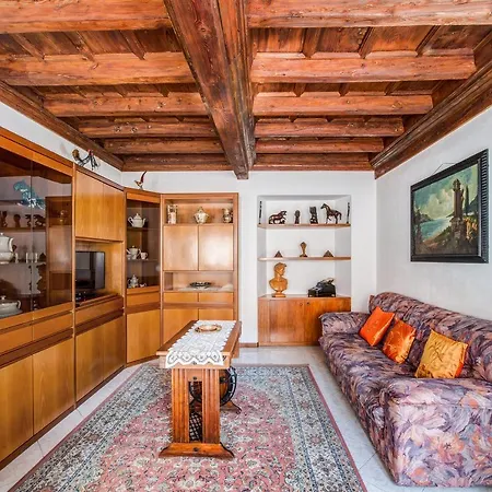 Casa Mocchetti * Lezzeno
