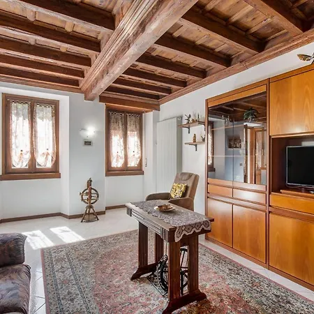 Semesterbostad Casa Mocchetti Lezzeno